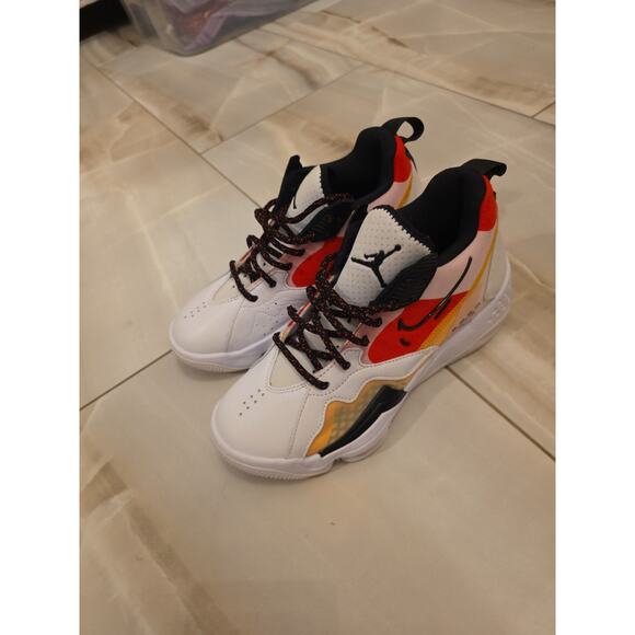 Nike Jordan Zoom ‘92 Women's Size 9 White Black Siren Red Yellow CK9184-102 - Picture 6 of 16